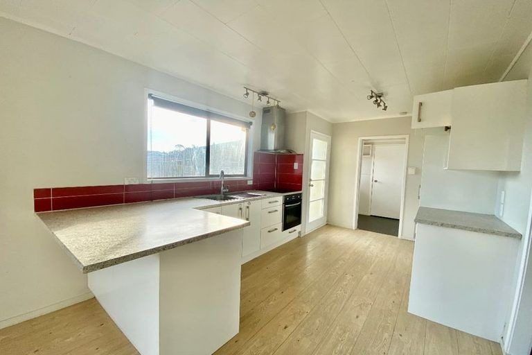 Photo of property in 15 Mon Desir Place, Manurewa, Auckland, 2102