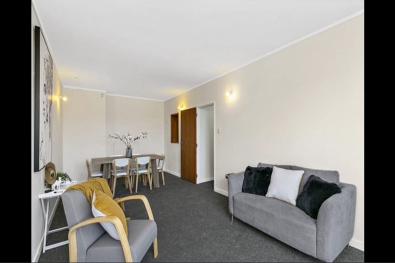 Photo of property in Hobson Court Flats, 27/70 Hobson Street, Thorndon, Wellington, 6011