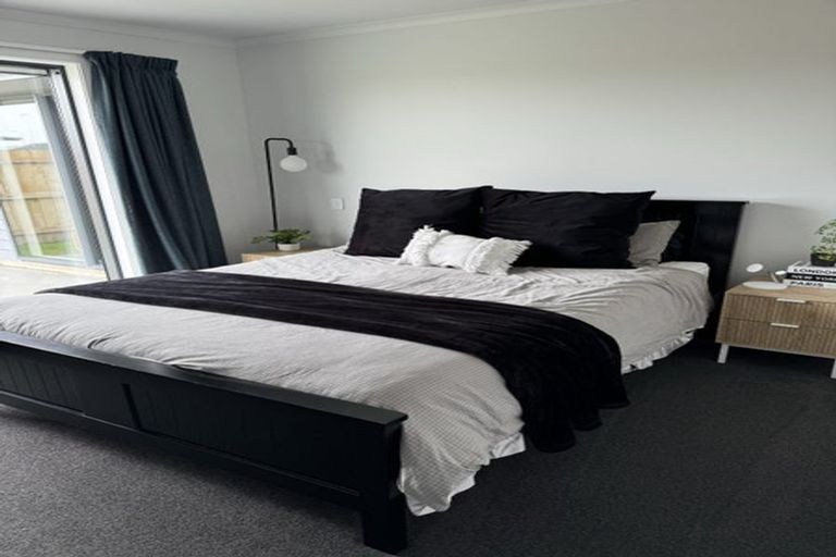 Photo of property in 11 Te Hirawanui Drive, Kelvin Grove, Palmerston North, 4414