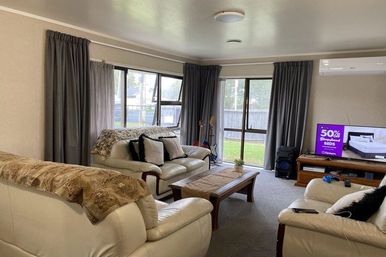 Photo of property in 1 Metcalfe Road, Henderson, Auckland, 0610