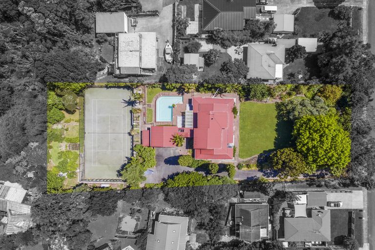 Photo of property in 161 Atkinson Road, Titirangi, Auckland, 0604