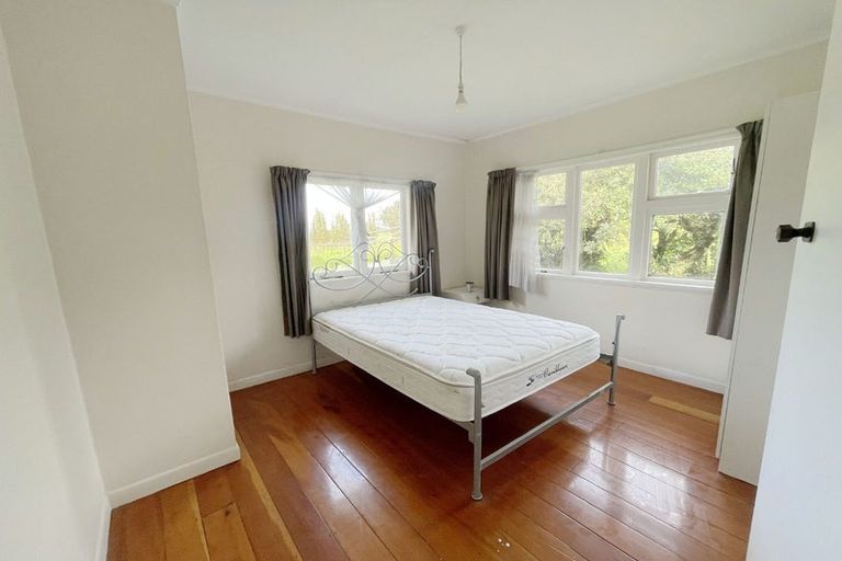 Photo of property in 257 Red Hills Road, Massey, Henderson, 0782