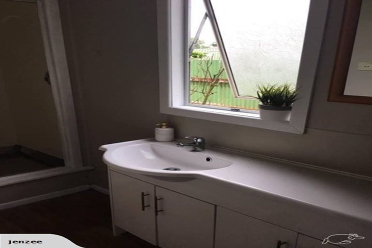 Photo of property in 1 Kiwi Street, Tokoroa, 3420