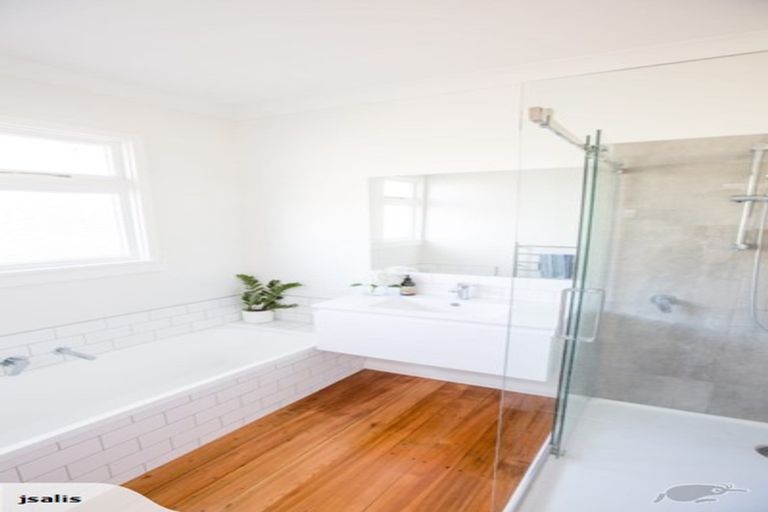 Photo of property in 3 Turi Street, Welbourn, New Plymouth, 4312