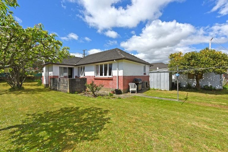Photo of property in 49 Totara Park Road, Clouston Park, Upper Hutt, 5018