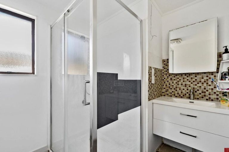 Photo of property in 1/1 Rebecca Rise, Weymouth, Auckland, 2103