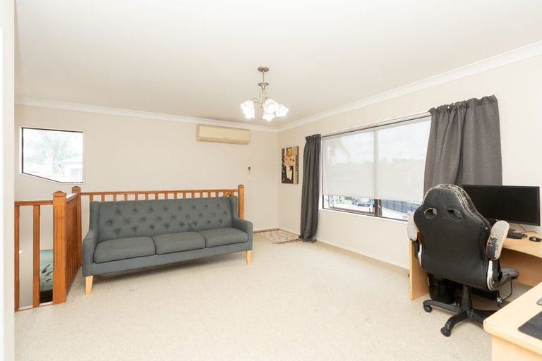 Photo of property in 17 Moverley Place, Pukete, Hamilton, 3200