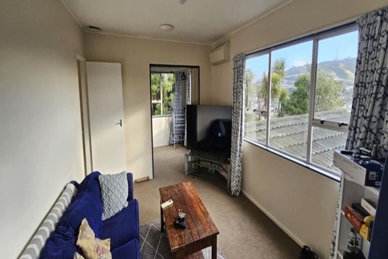 Photo of property in 70 Chesterton Street, Johnsonville, Wellington, 6037