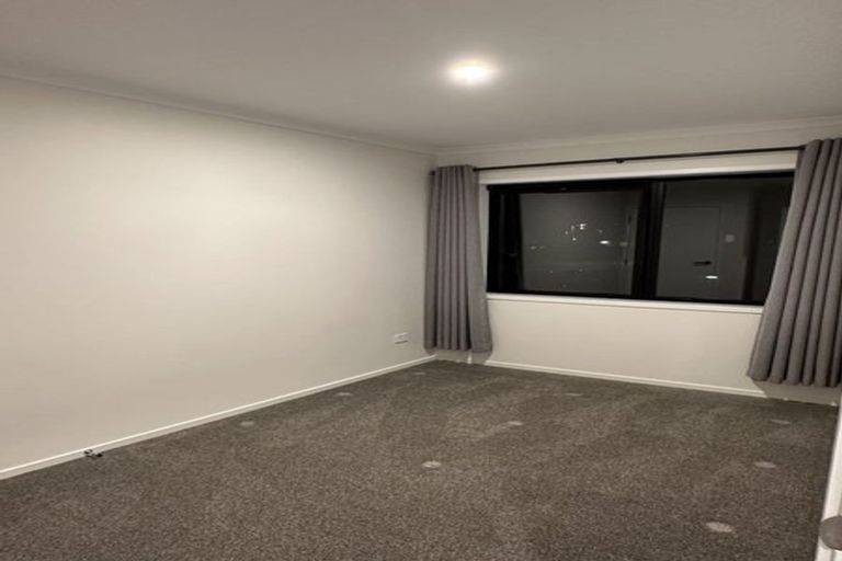 Photo of property in 4 Malcolm Calder Road, Hobsonville, Auckland, 0616