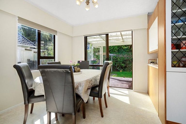 Photo of property in 6 Zande Terrace, Tawa, Wellington, 5028