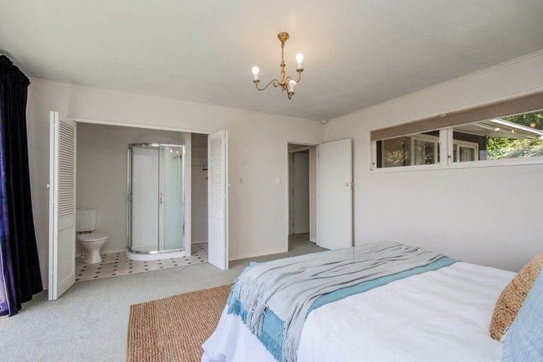 Photo of property in 30 Mountain Road, Western Heights, Rotorua, 3015