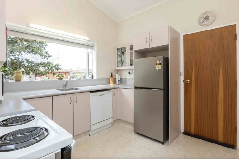 Photo of property in 1/26 Auckland Road, Greenmeadows, Napier, 4112