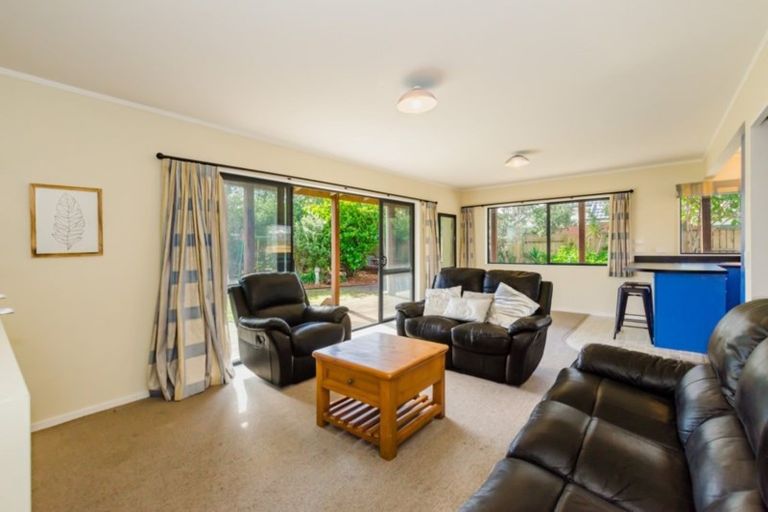 Photo of property in 147 Field Way, Waikanae Beach, Waikanae, 5036