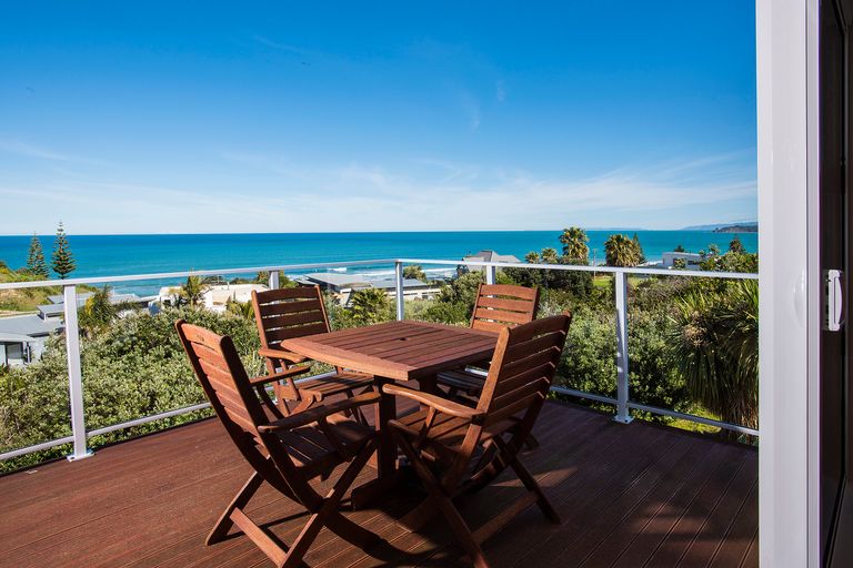 Photo of property in 30 Sirrah Street, Okitu, Gisborne, 4010