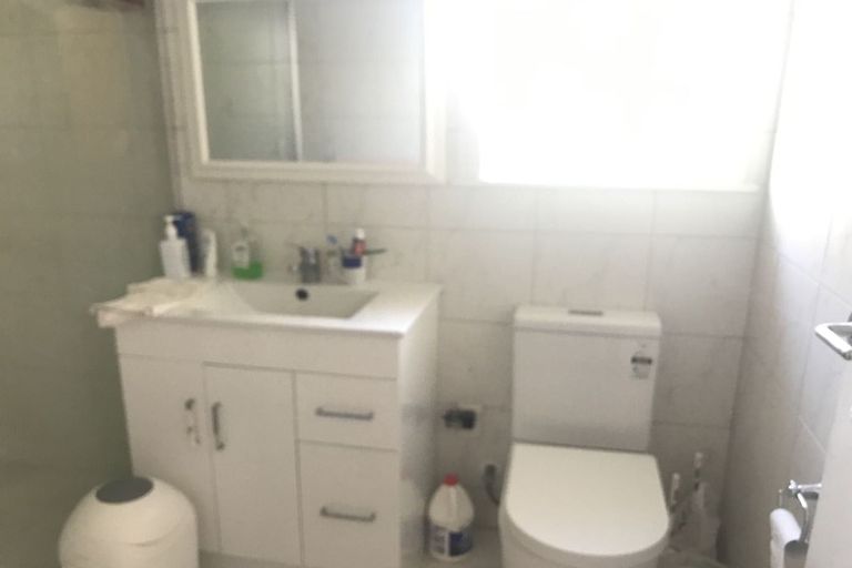 Photo of property in 135 Ennis Avenue, Pakuranga Heights, Auckland, 2010