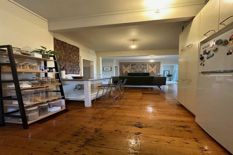 Photo of property in 13 Tinakori Road, Thorndon, Wellington, 6011