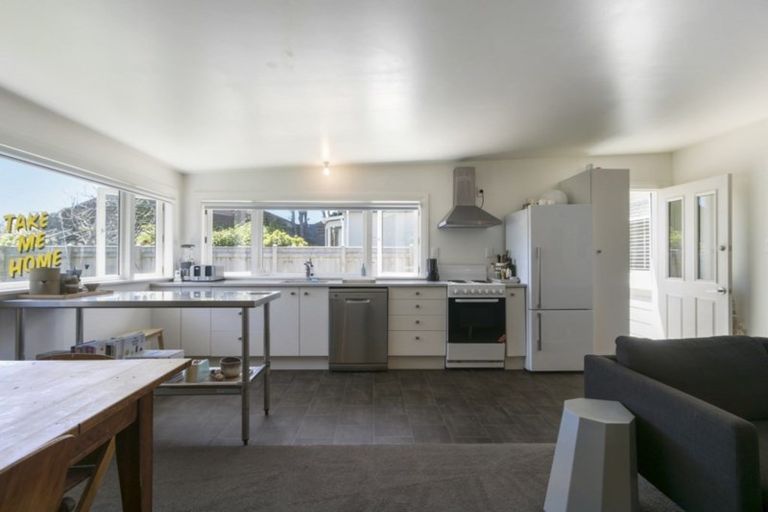 Photo of property in 36 Oroua Street, Eastbourne, Lower Hutt, 5013