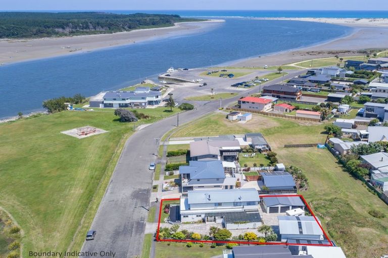 Photo of property in 67 Hartley Street, Foxton Beach, Foxton, 4815