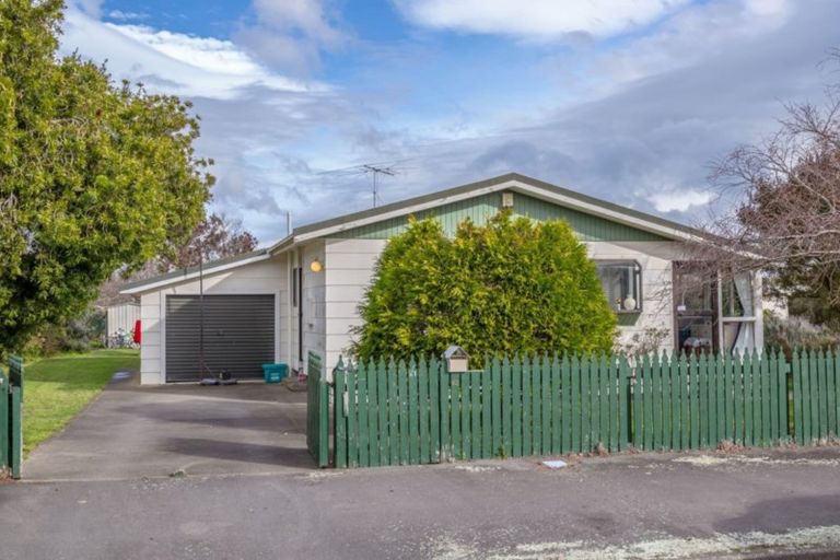 Photo of property in 62 New York Street, Martinborough, 5711