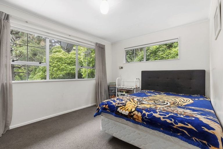 Photo of property in 6 Cyril Way, Paparangi, Wellington, 6037