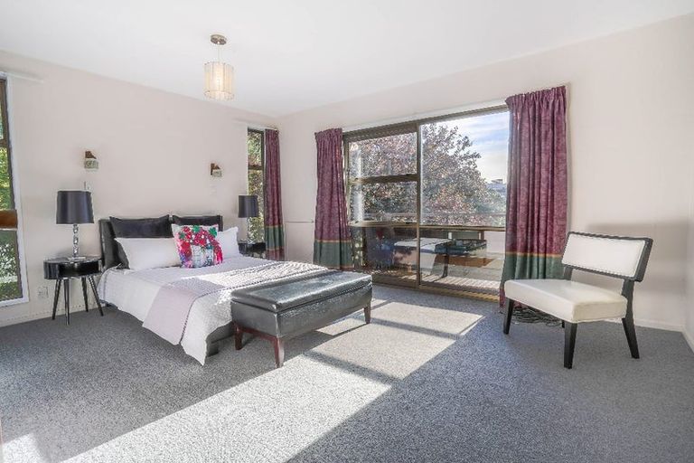 Photo of property in 92 Clyde Road, Ilam, Christchurch, 8041