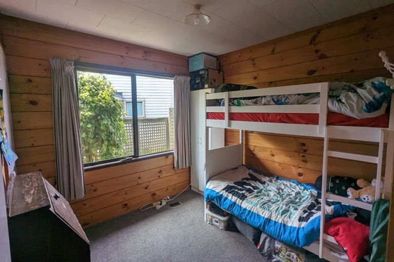 Photo of property in 64 Bassett Road, Johnsonville, Wellington, 6037