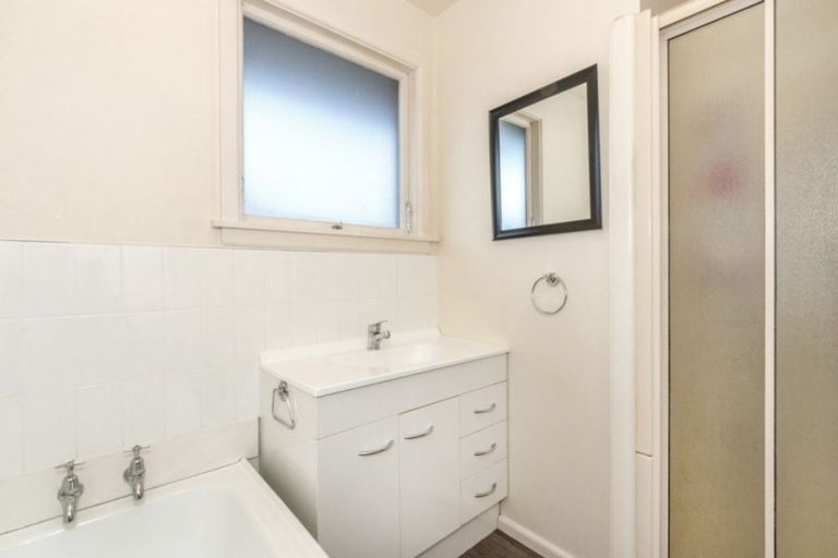 Photo of property in 39 Lake Terrace Road, Burwood, Christchurch, 8061