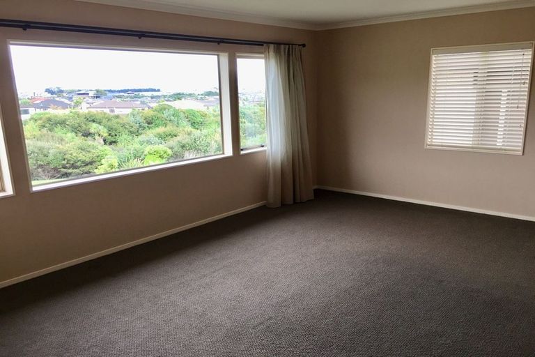 Photo of property in 98 Cyril French Drive, Flat Bush, Auckland, 2016
