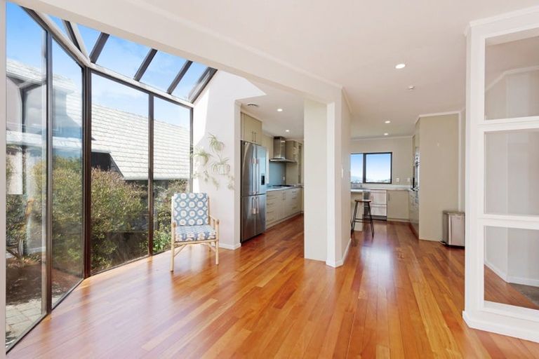 Photo of property in 9 Satara Crescent, Khandallah, Wellington, 6035