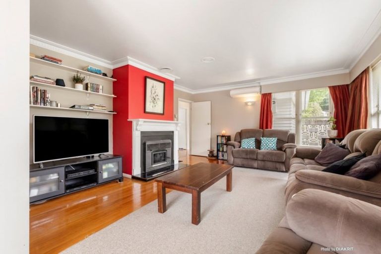 Photo of property in 13 Deller Grove, Silverstream, Upper Hutt, 5019