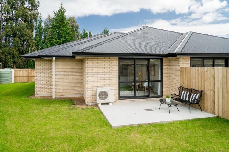 Photo of property in 100 Hagart-alexander Drive, Mosgiel, 9024