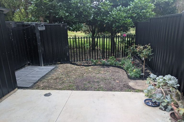 Photo of property in 15 Te Ara O Paetutu, Petone, Lower Hutt, 5012