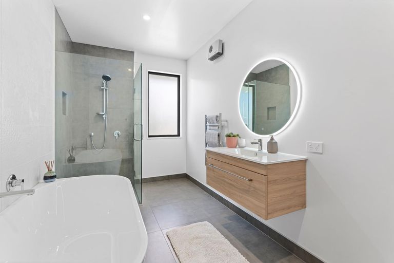 Photo of property in 4 Rua Street, Albert Town, Wanaka, 9305