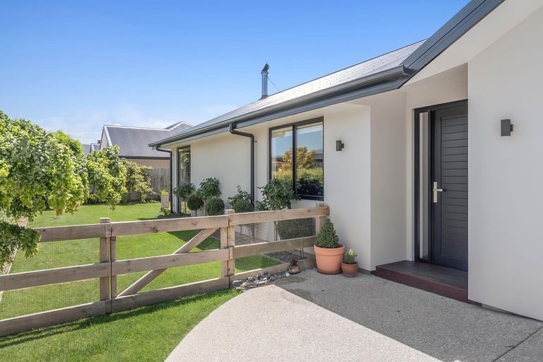 Photo of property in 4 Rua Street, Albert Town, Wanaka, 9305