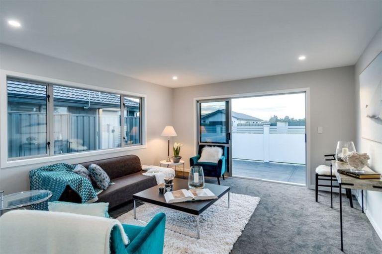 Photo of property in 19 Hurunui Drive, Te Awa, Napier, 4110