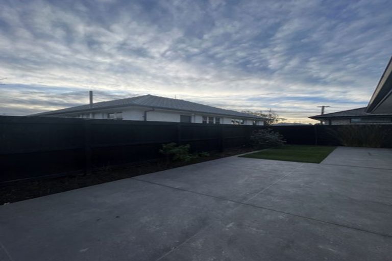 Photo of property in 2/5 Beatrice Place, Avonhead, Christchurch, 8042