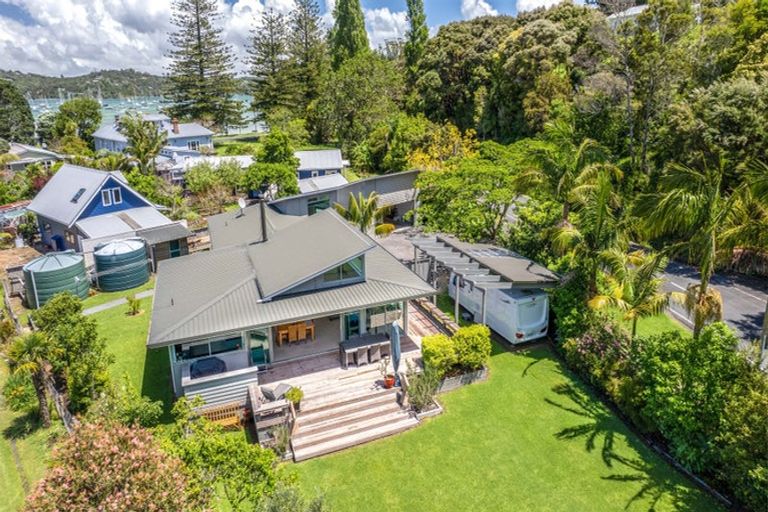 Photo of property in 13 Florance Avenue, Russell, 0202