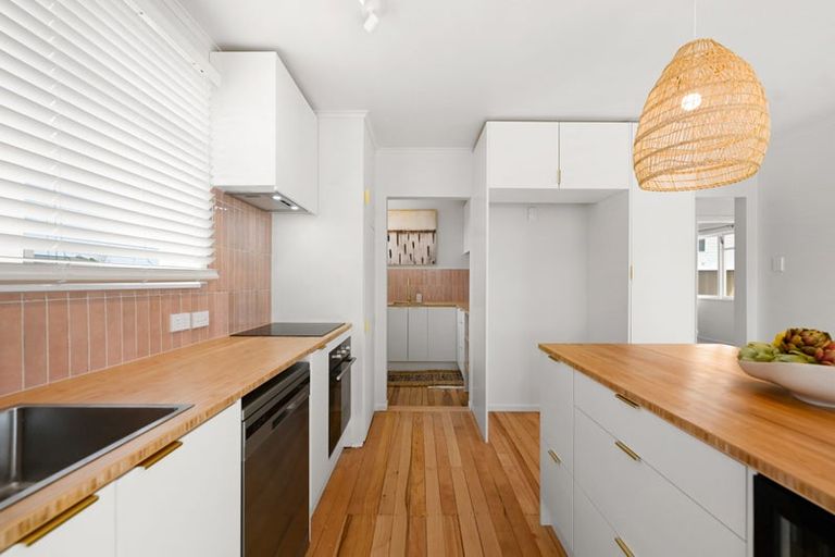 Photo of property in 182 Ngatai Road, Otumoetai, Tauranga, 3110