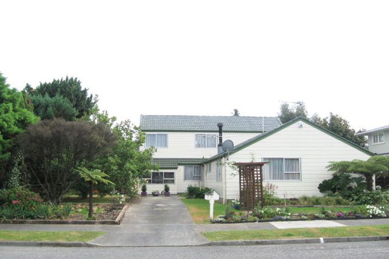 Photo of property in 23 Brightwater Crescent, Totara Park, Upper Hutt, 5018