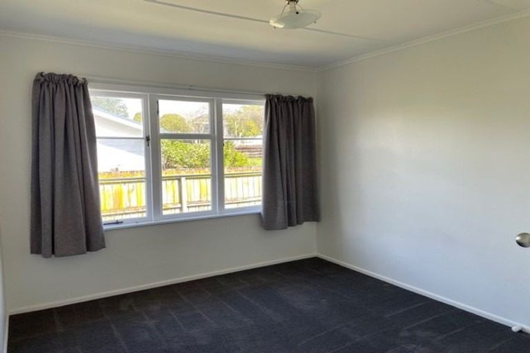 Photo of property in 7 Christmas Road, Manurewa, Auckland, 2102