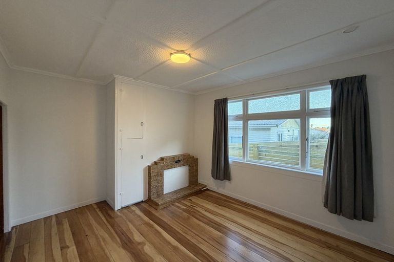 Photo of property in 113 Mangorei Road, Merrilands, New Plymouth, 4312