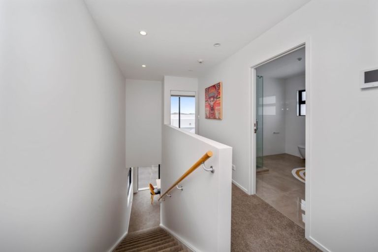 Photo of property in 2/86 Hurlstone Drive, Waiwhakaiho, New Plymouth, 4312