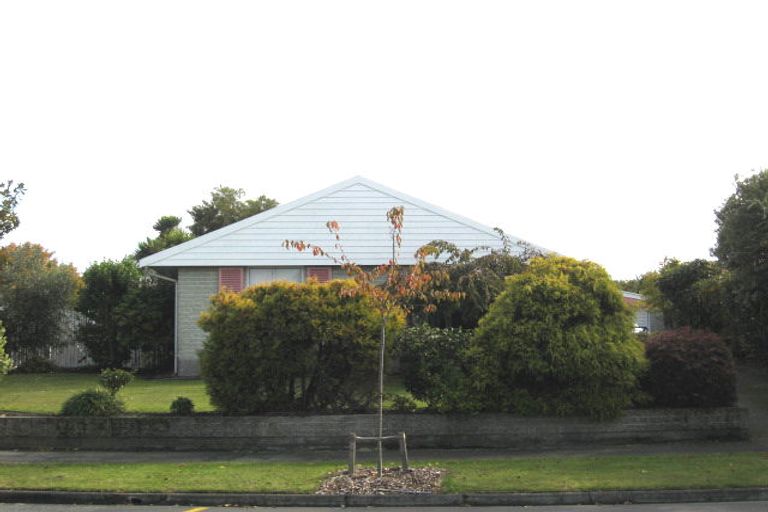 Photo of property in 49 Grahams Road, Ilam, Christchurch, 8041