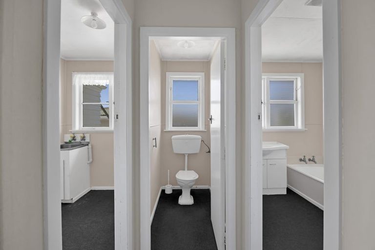 Photo of property in 198 Beaconsfield Road, Midhirst, Stratford, 4394