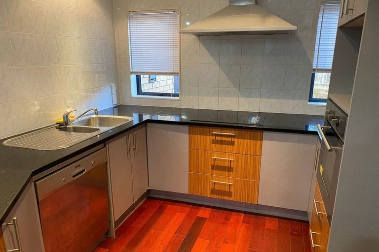 Photo of property in 44a Larne Avenue, Pakuranga Heights, Auckland, 2010