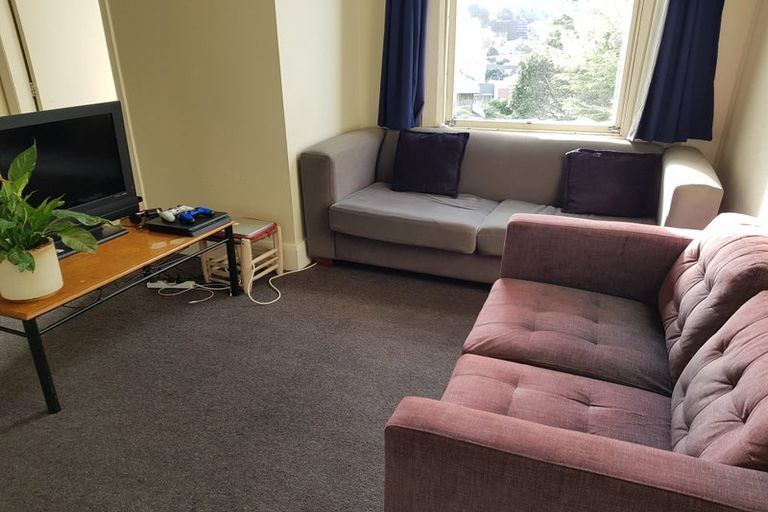 Photo of property in 71 Nairn Street, Mount Cook, Wellington, 6011