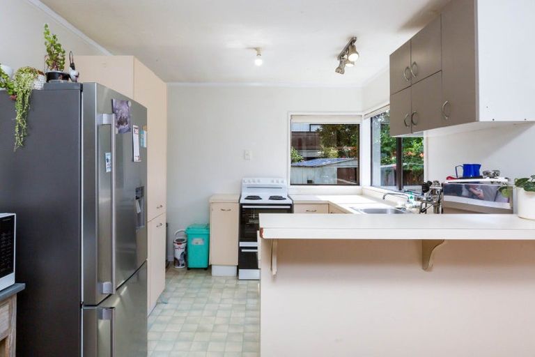 Photo of property in 2/25 Memphis Grove, Totara Park, Upper Hutt, 5018