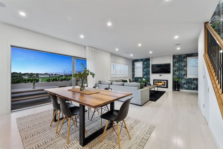 Photo of property in 17 Winscombe Street, Belmont, Auckland, 0622