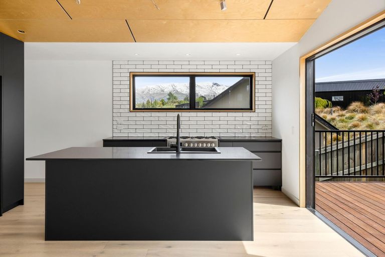 Photo of property in 41 Mount Linton Avenue, Wanaka, 9305