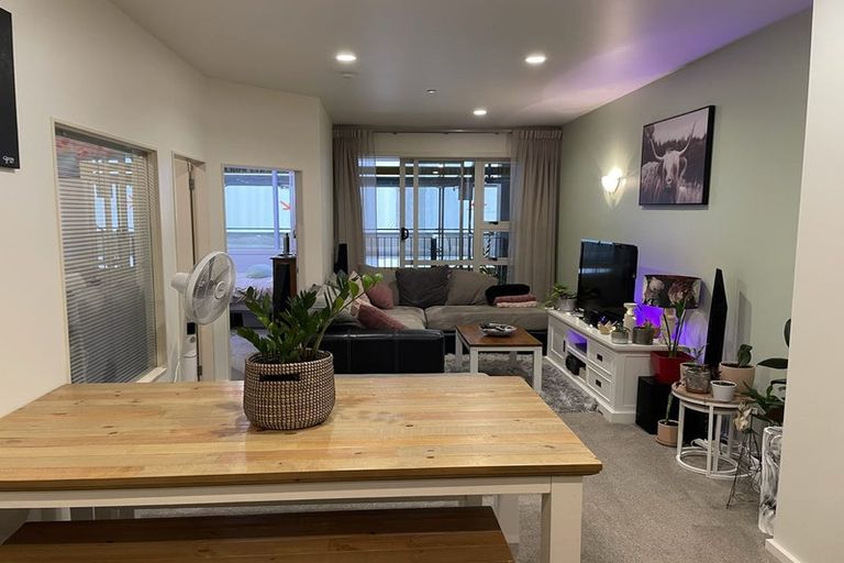 Photo of property in Stadium Garden Flats, 317/107 Thorndon Quay, Pipitea, Wellington, 6011